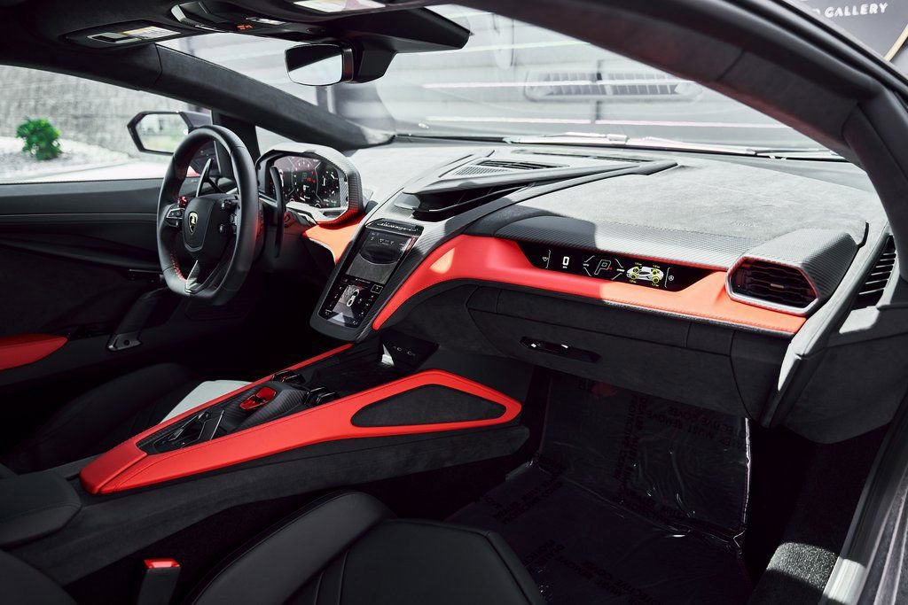 2025 Lamborghini Revuelto Base AWD