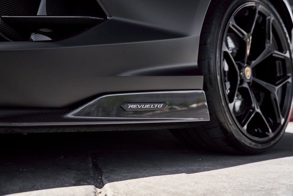 2025 Lamborghini Revuelto Base AWD