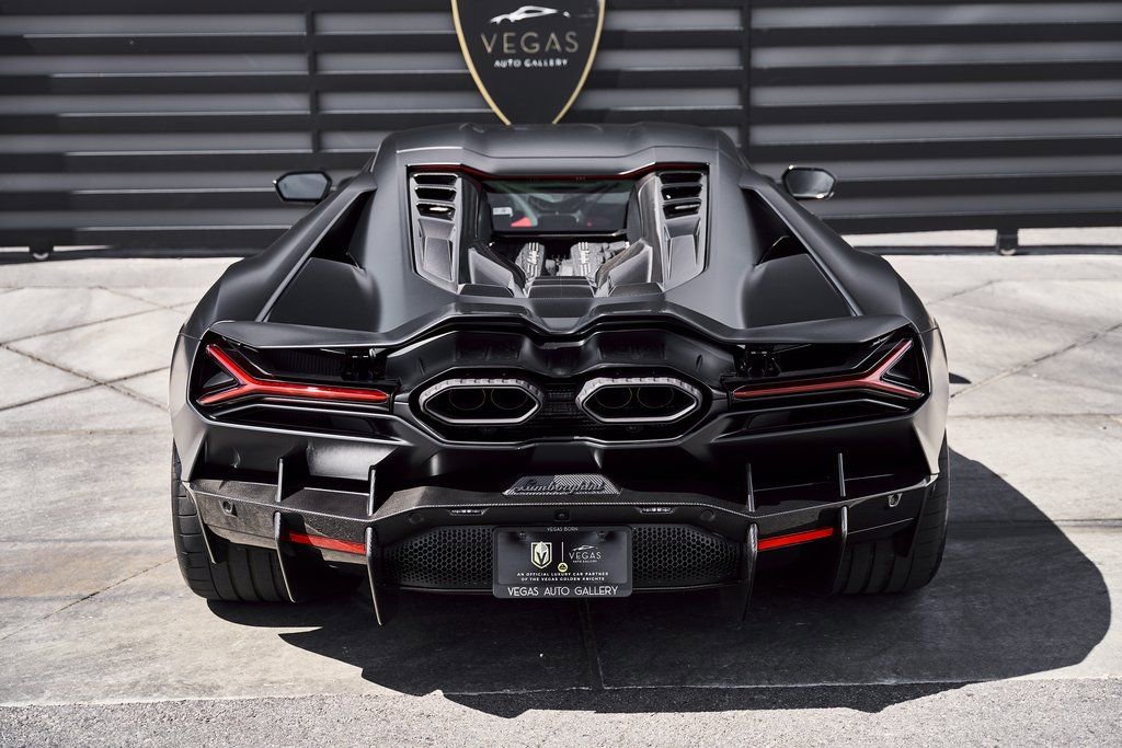 2025 Lamborghini Revuelto Base AWD