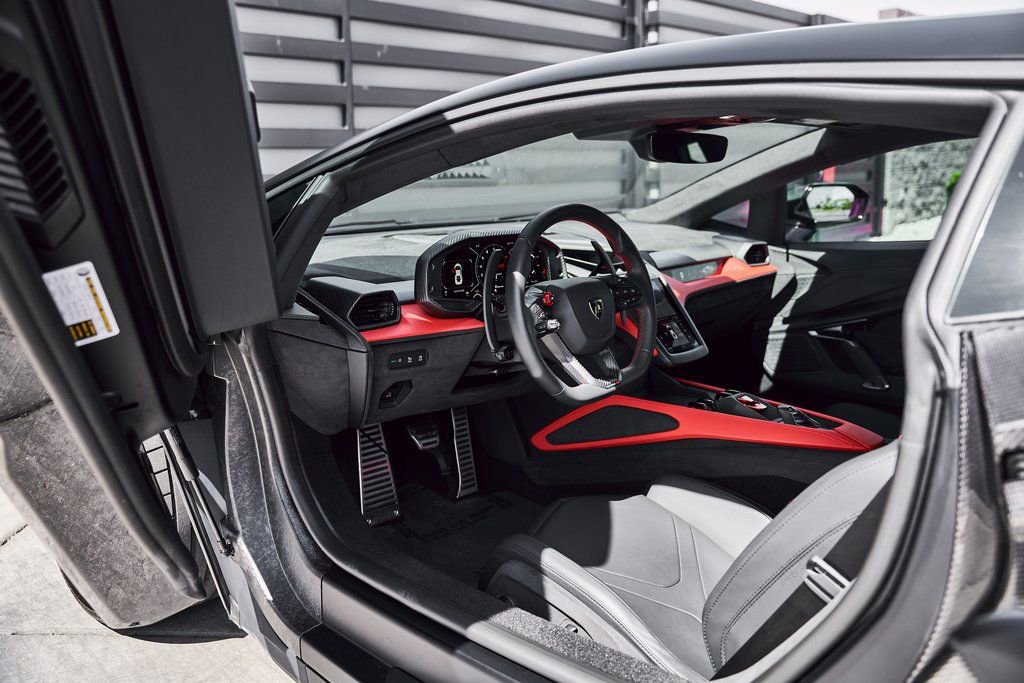 2025 Lamborghini Revuelto Base AWD