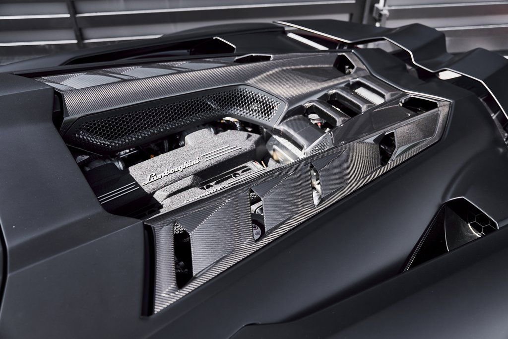 2025 Lamborghini Revuelto Base AWD