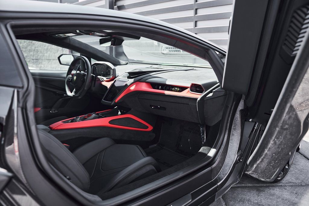 2025 Lamborghini Revuelto Base AWD
