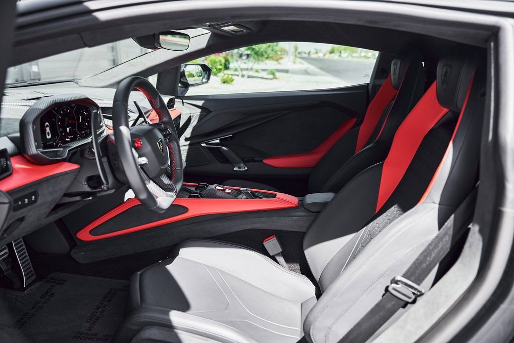 2025 Lamborghini Revuelto Base AWD