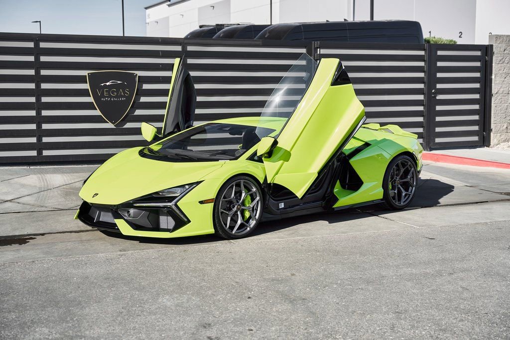 2025 Lamborghini Revuelto Base AWD