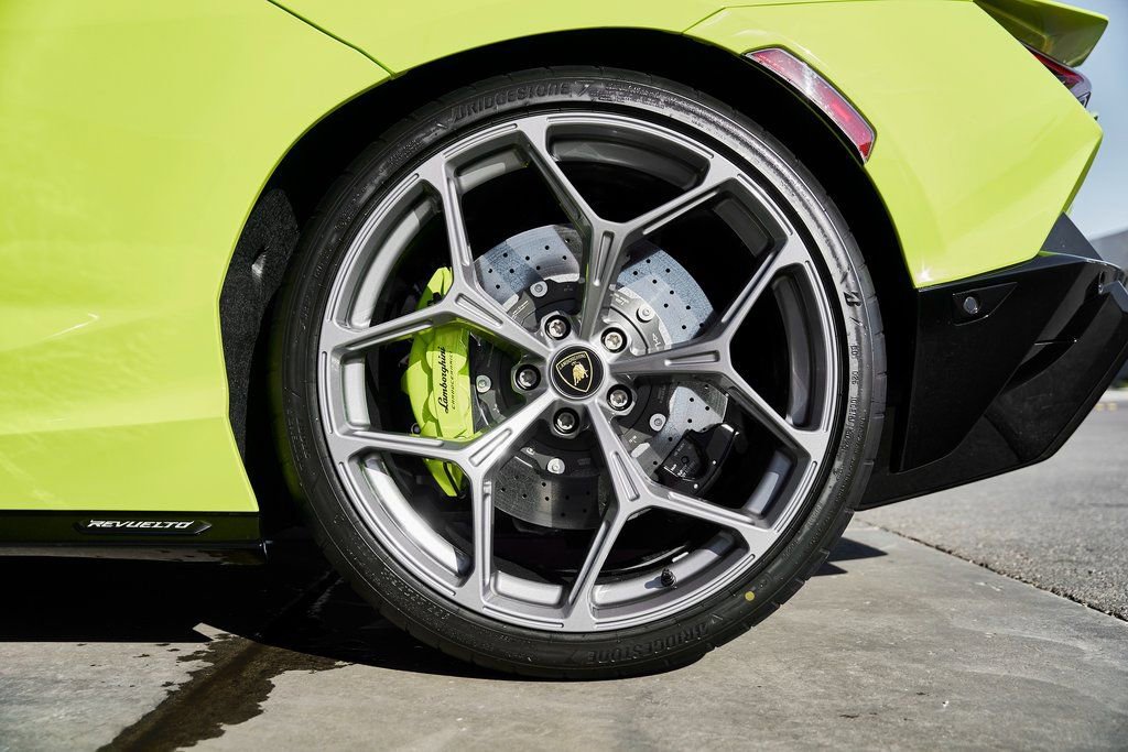 2025 Lamborghini Revuelto Base AWD
