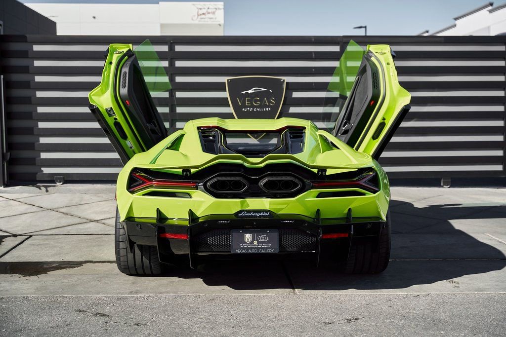 2025 Lamborghini Revuelto Base AWD