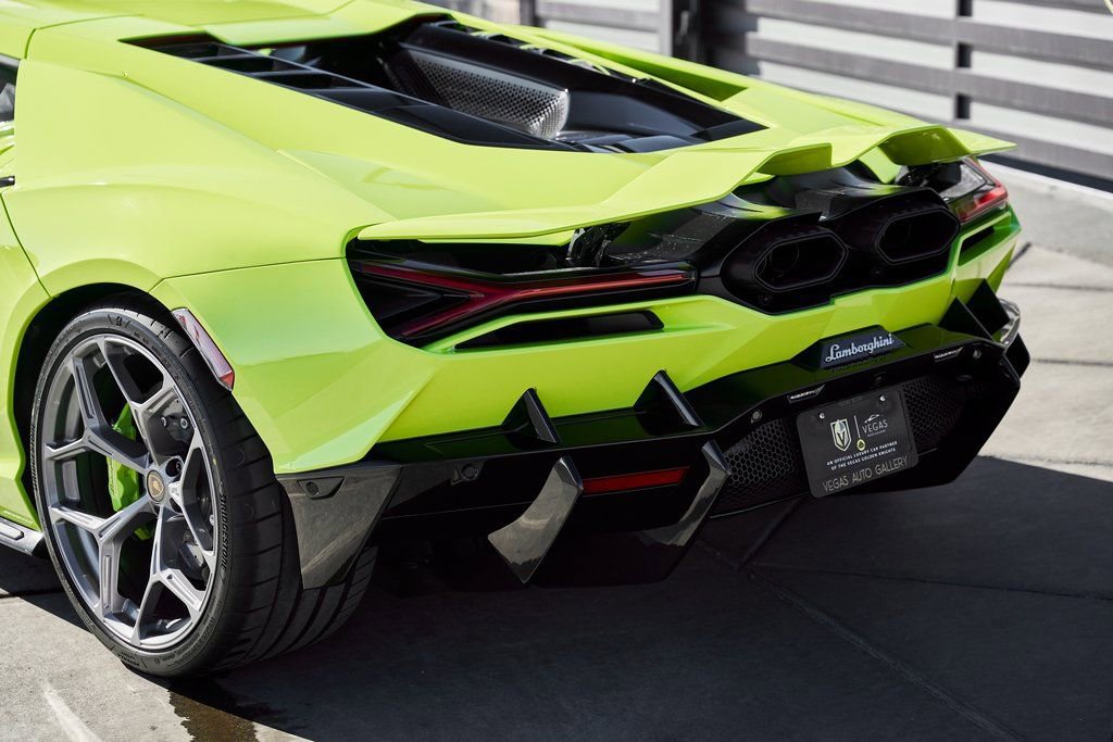 2025 Lamborghini Revuelto Base AWD