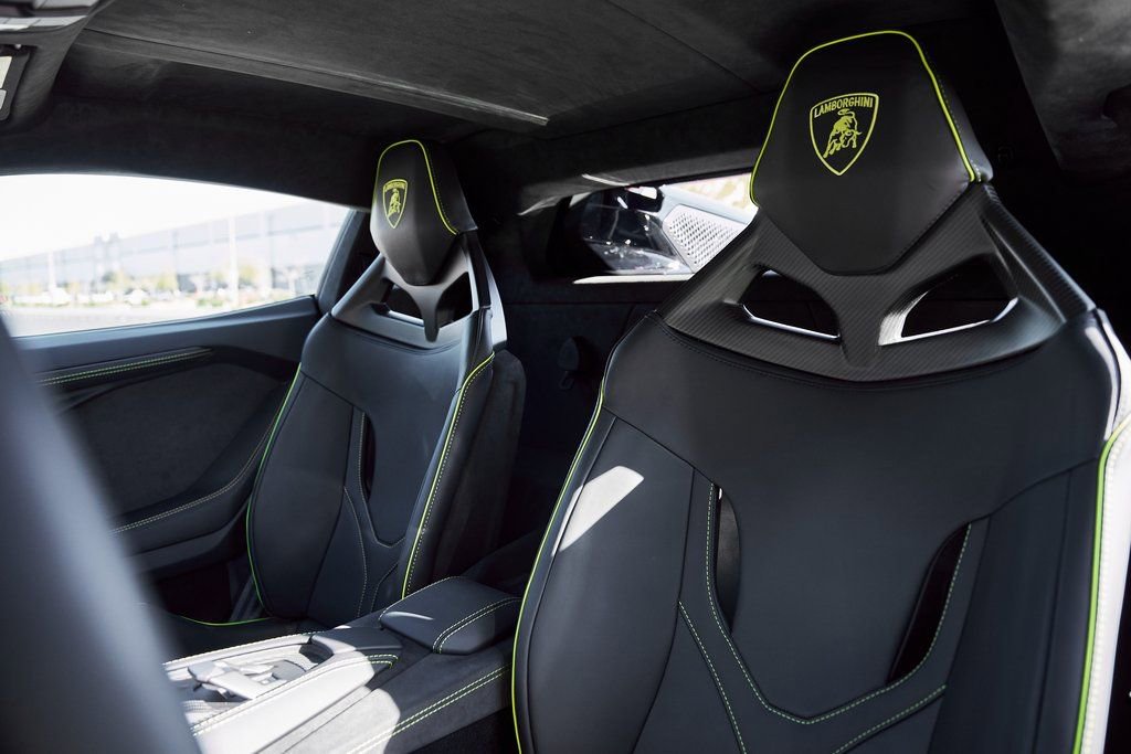 2025 Lamborghini Revuelto Base AWD