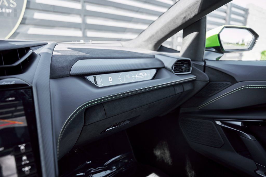 2025 Lamborghini Revuelto Base AWD