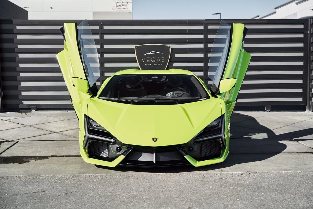 2025 Lamborghini Revuelto Base AWD