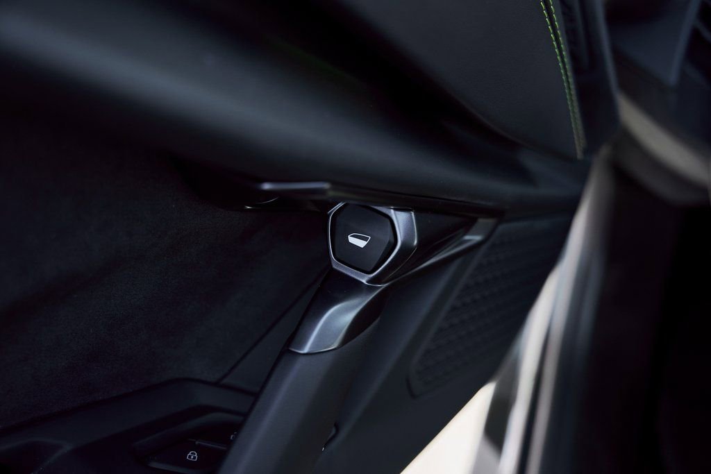 2025 Lamborghini Revuelto Base AWD