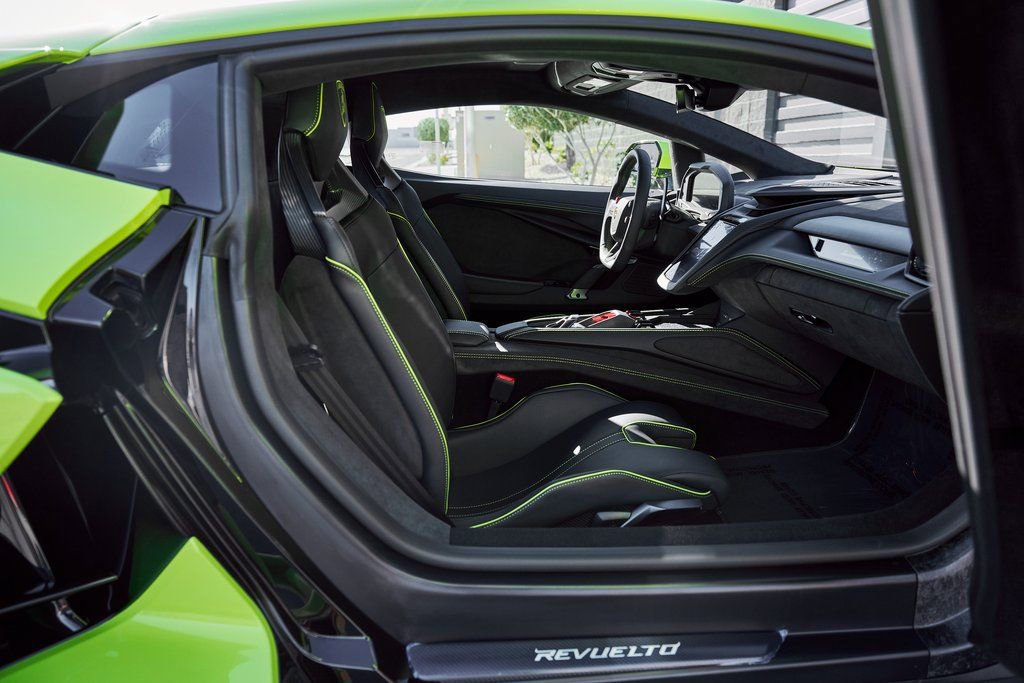 2025 Lamborghini Revuelto Base AWD