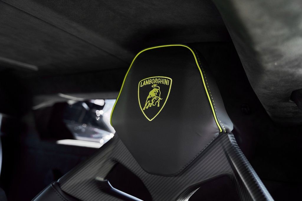 2025 Lamborghini Revuelto Base AWD