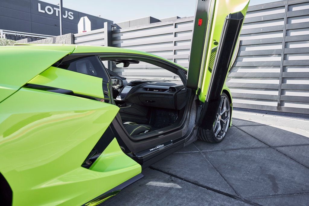 2025 Lamborghini Revuelto Base AWD