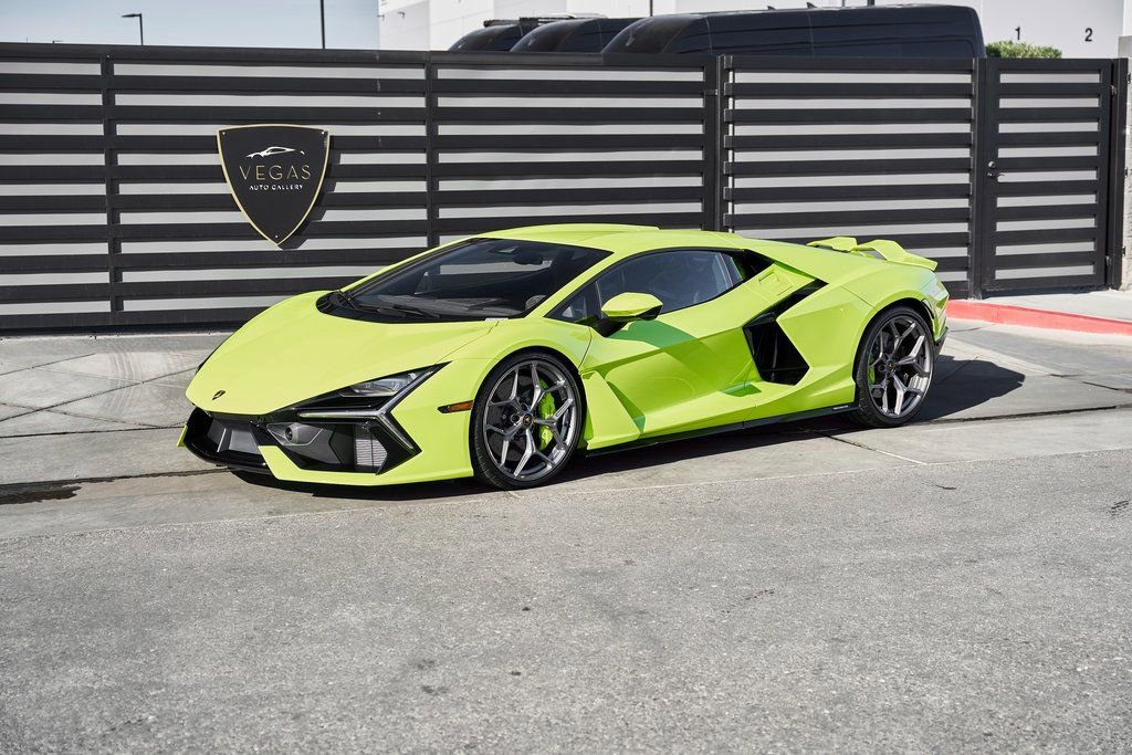 2025 Lamborghini Revuelto Base AWD