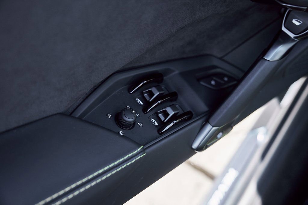 2025 Lamborghini Revuelto Base AWD