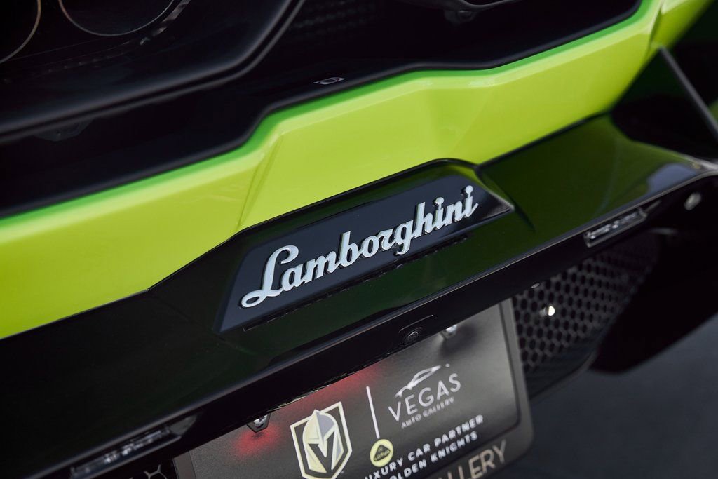 2025 Lamborghini Revuelto Base AWD