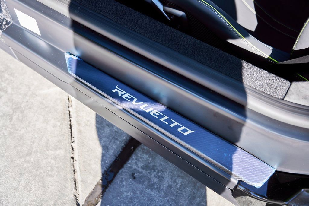 2025 Lamborghini Revuelto Base AWD