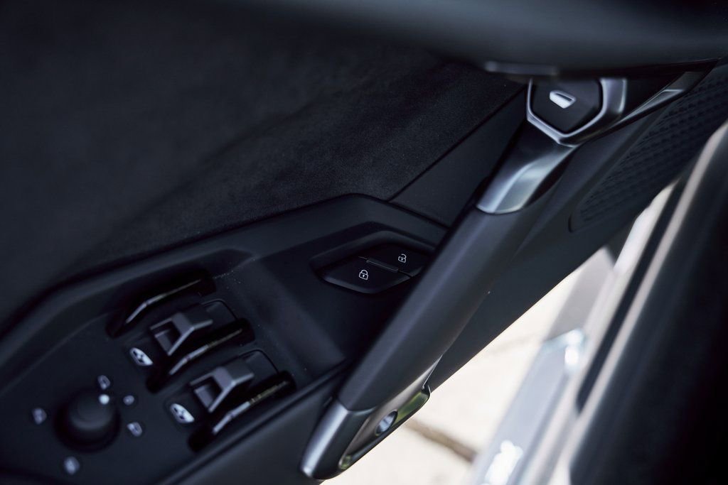 2025 Lamborghini Revuelto Base AWD