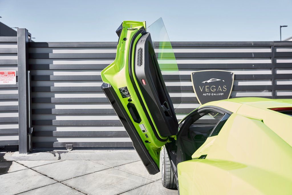 2025 Lamborghini Revuelto Base AWD