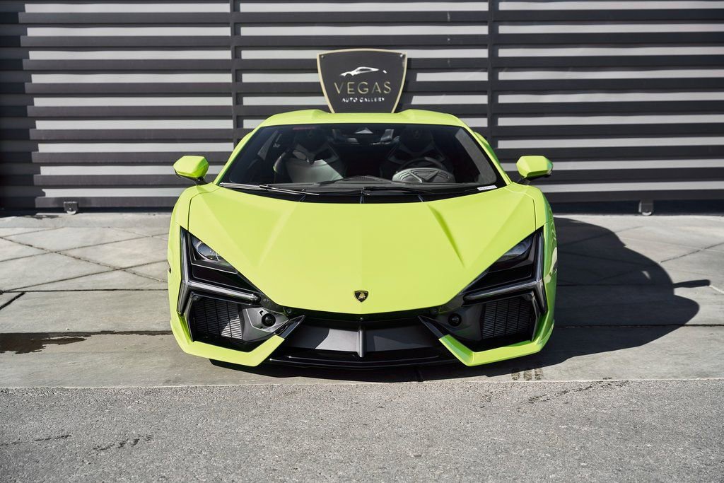 2025 Lamborghini Revuelto Base AWD