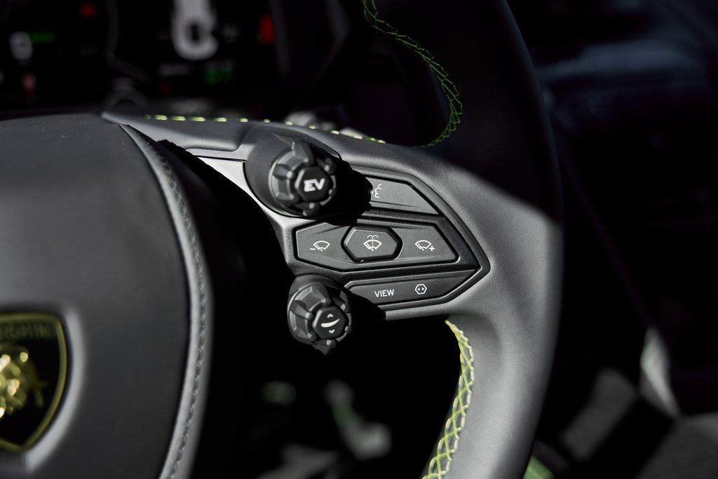 2025 Lamborghini Revuelto Base AWD