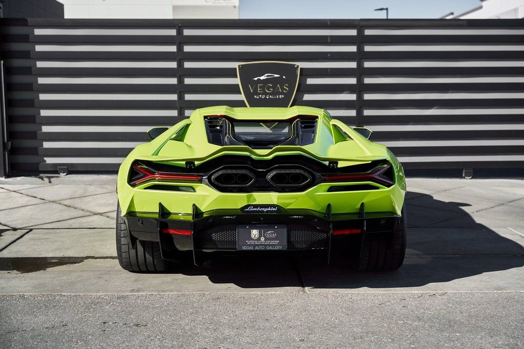 2025 Lamborghini Revuelto Base AWD