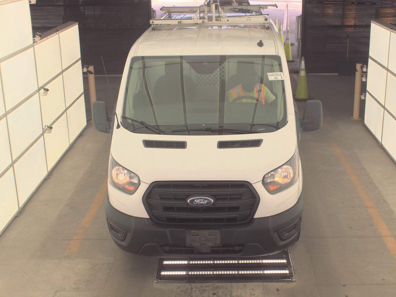 FORD TRANSIT 150 - 3
