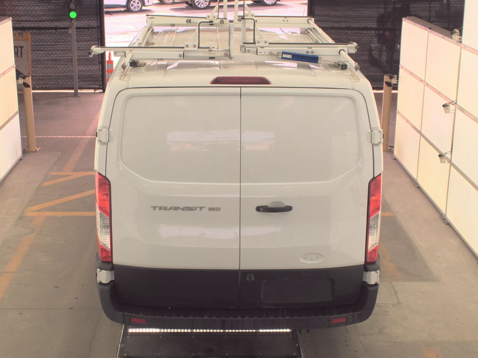 FORD TRANSIT 150 - 7