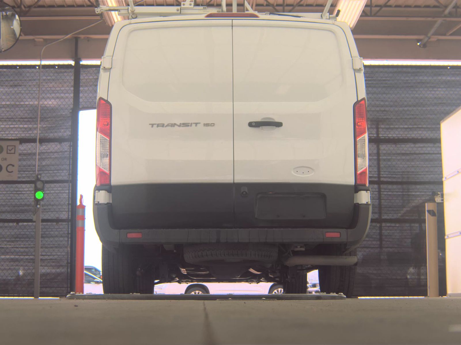 FORD TRANSIT 150 - 8