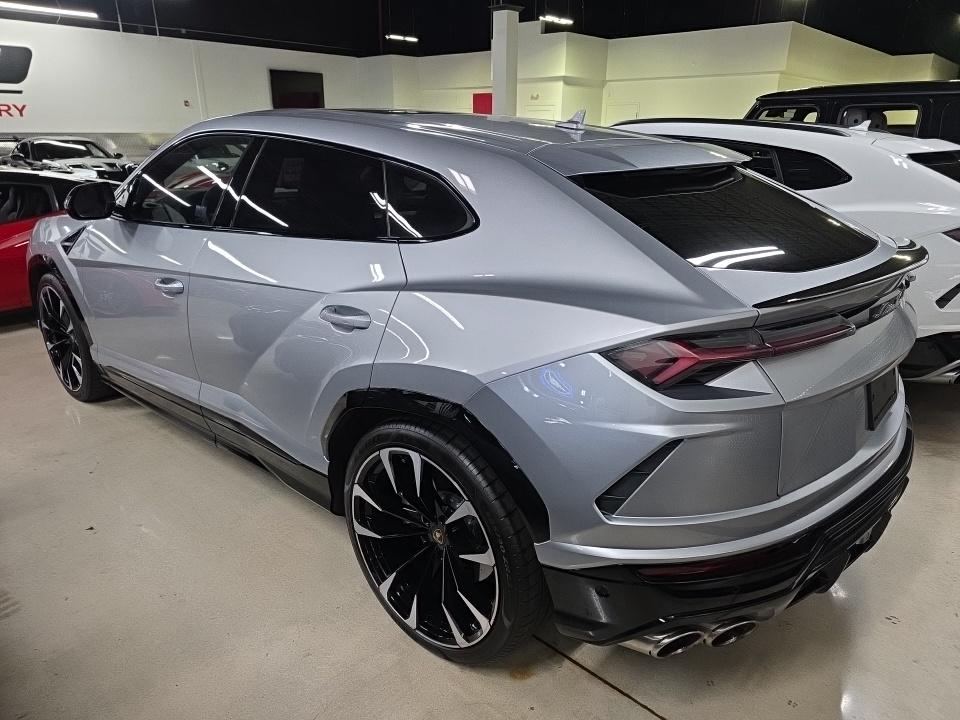 2022 Lamborghini Urus Base AWD