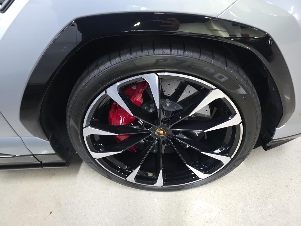 2022 Lamborghini Urus Base AWD