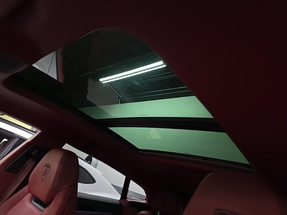 2022 Lamborghini Urus Base AWD