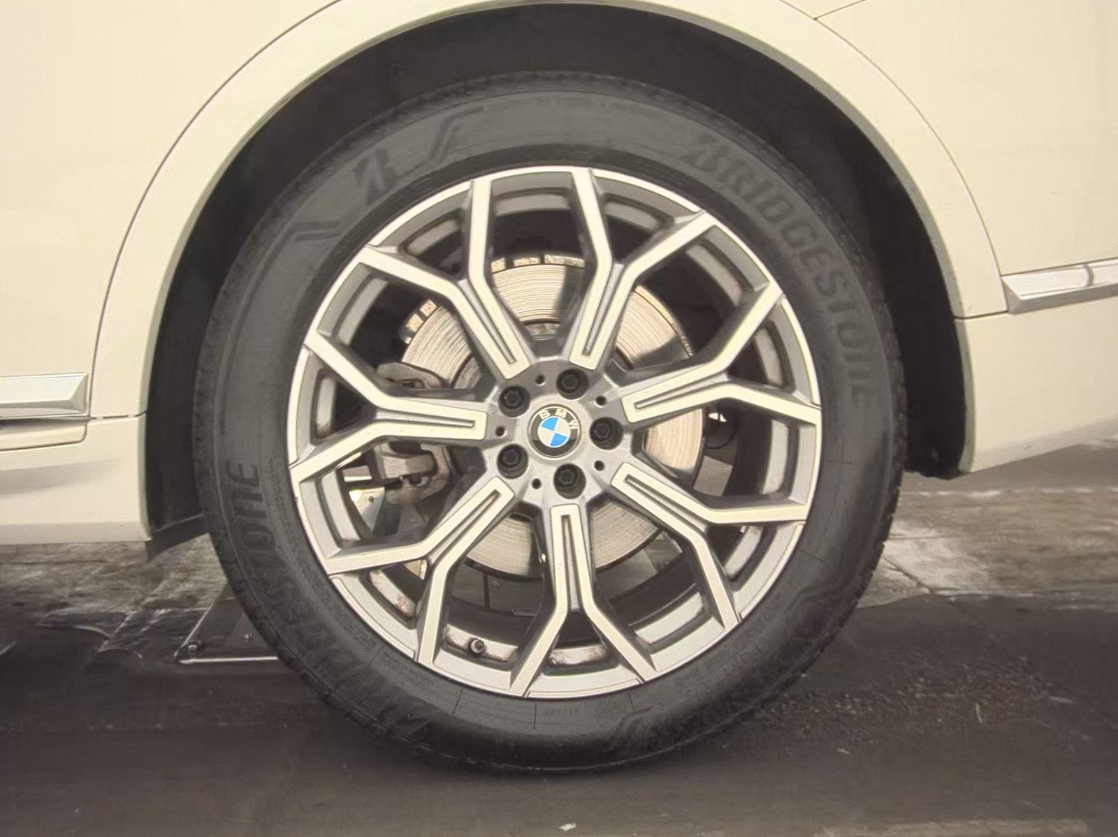 2023 BMW X7 xDrive40i AWD