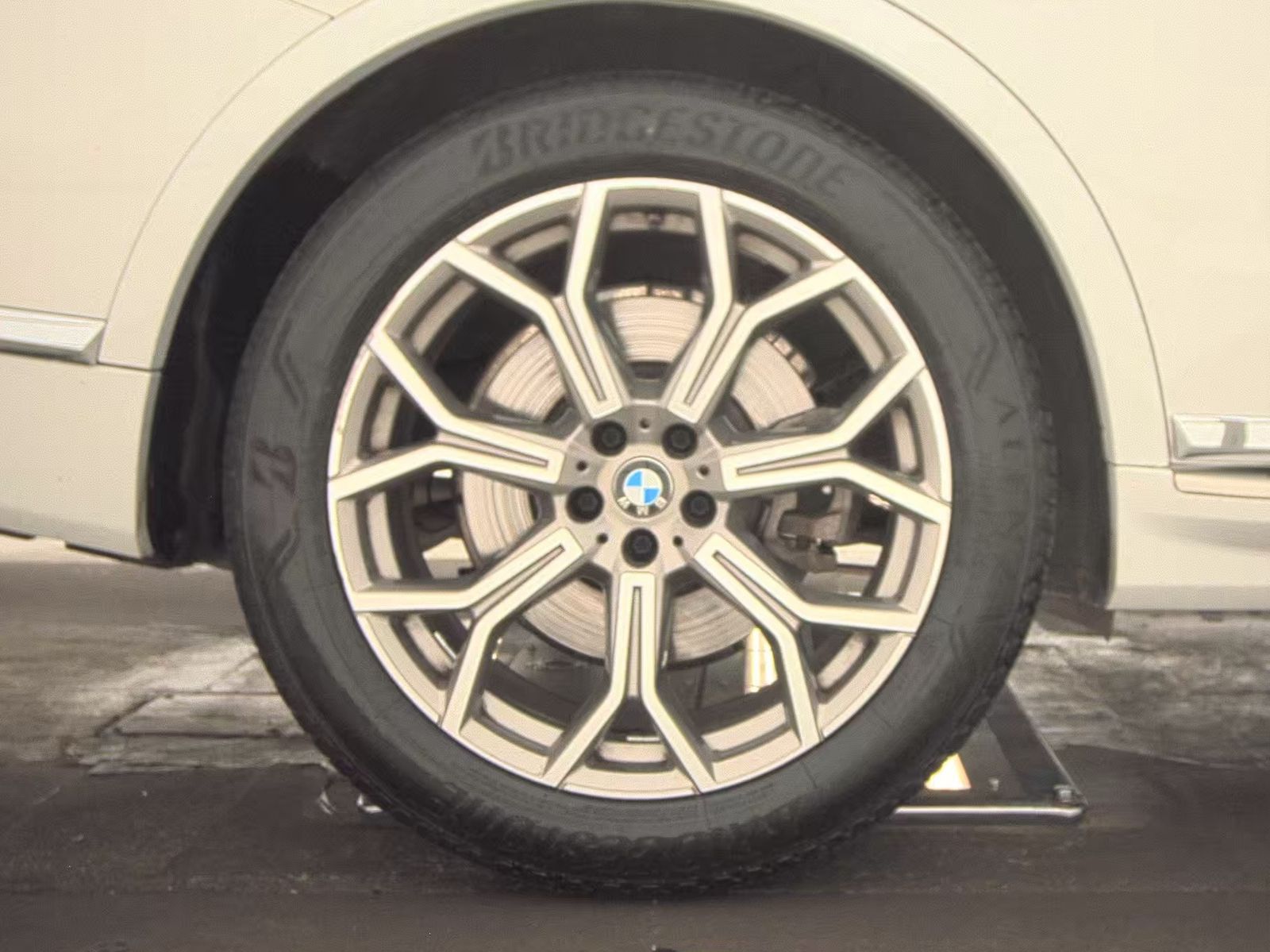 2023 BMW X7 xDrive40i AWD