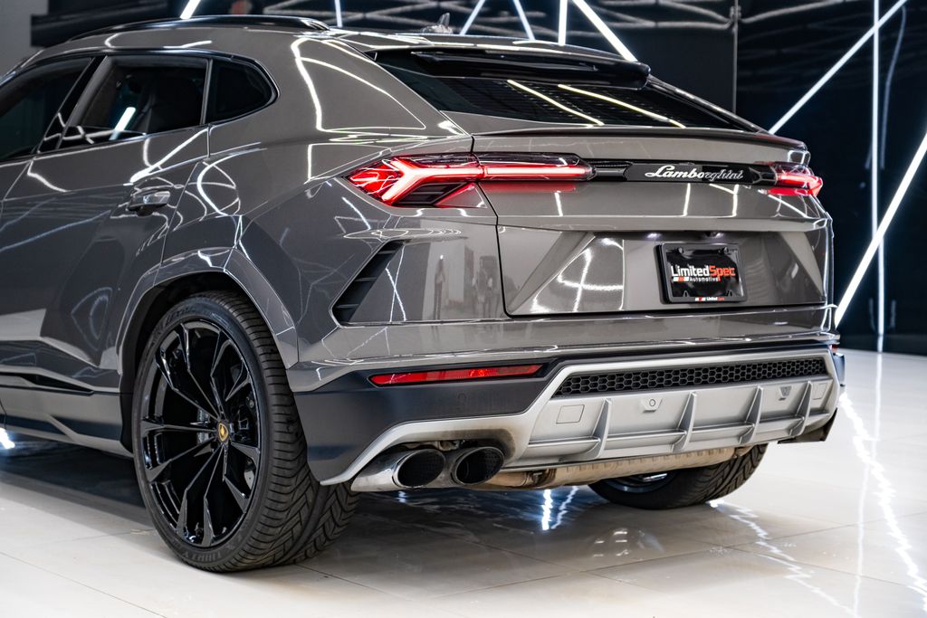 2022 Lamborghini Urus Base AWD