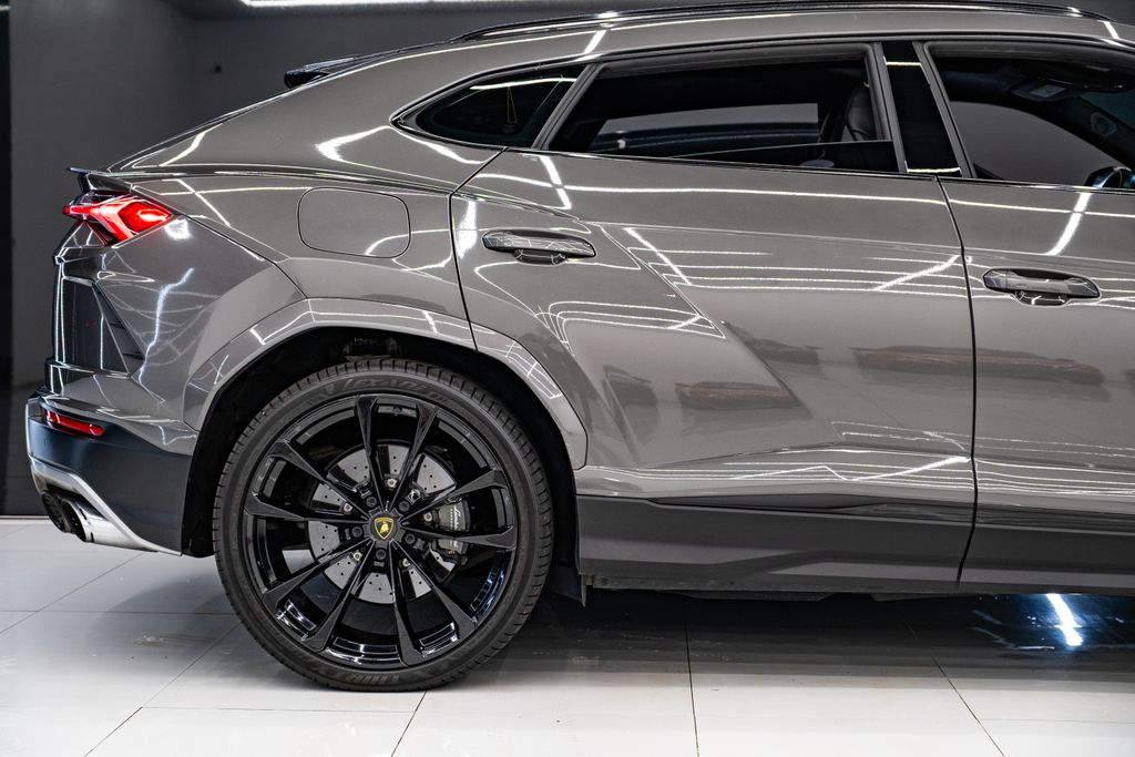 2022 Lamborghini Urus Base AWD