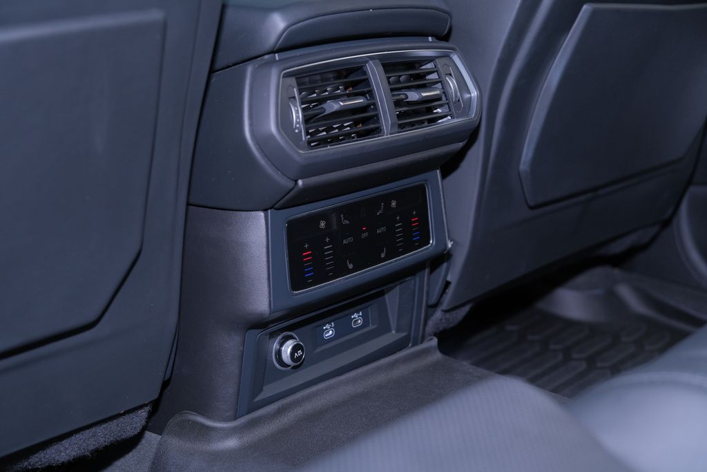 2022 Lamborghini Urus Base AWD