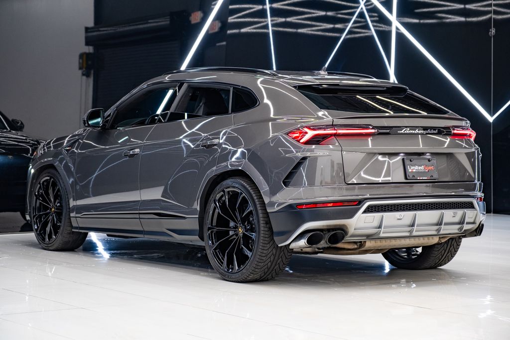 2022 Lamborghini Urus Base AWD