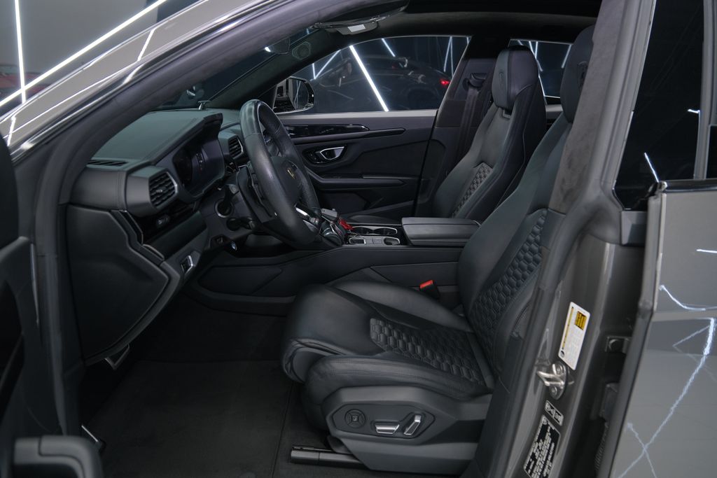 2022 Lamborghini Urus Base AWD