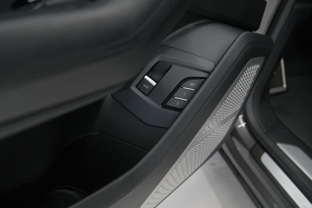 2022 Lamborghini Urus Base AWD