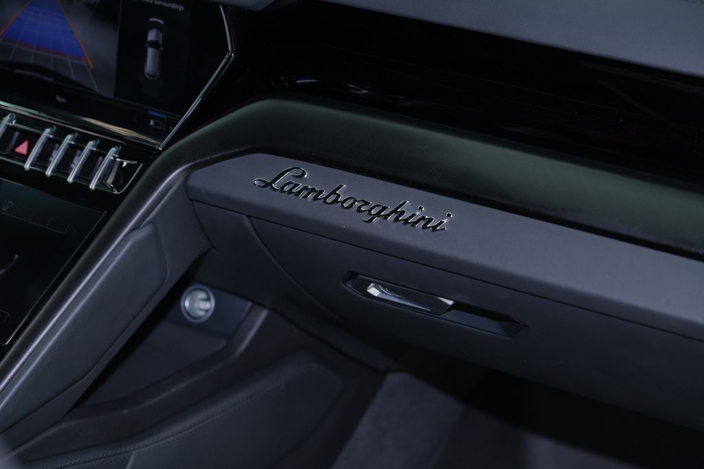 2022 Lamborghini Urus Base AWD