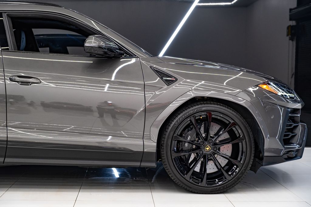2022 Lamborghini Urus Base AWD