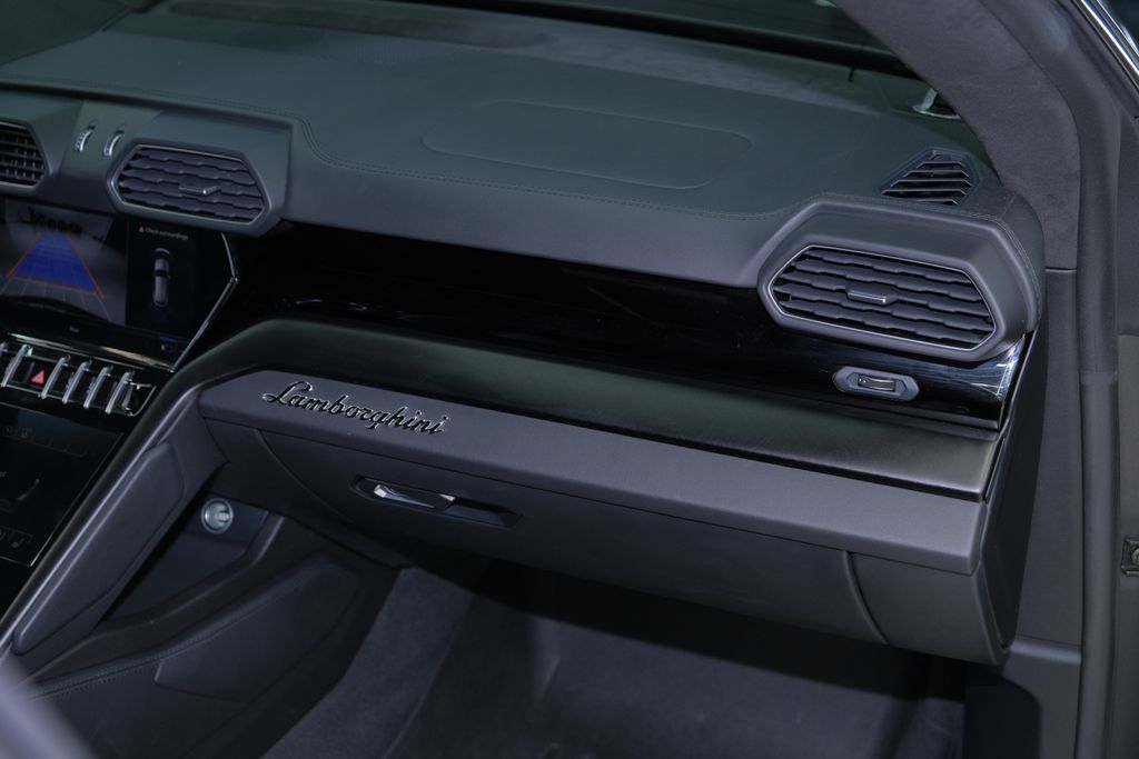 2022 Lamborghini Urus Base AWD