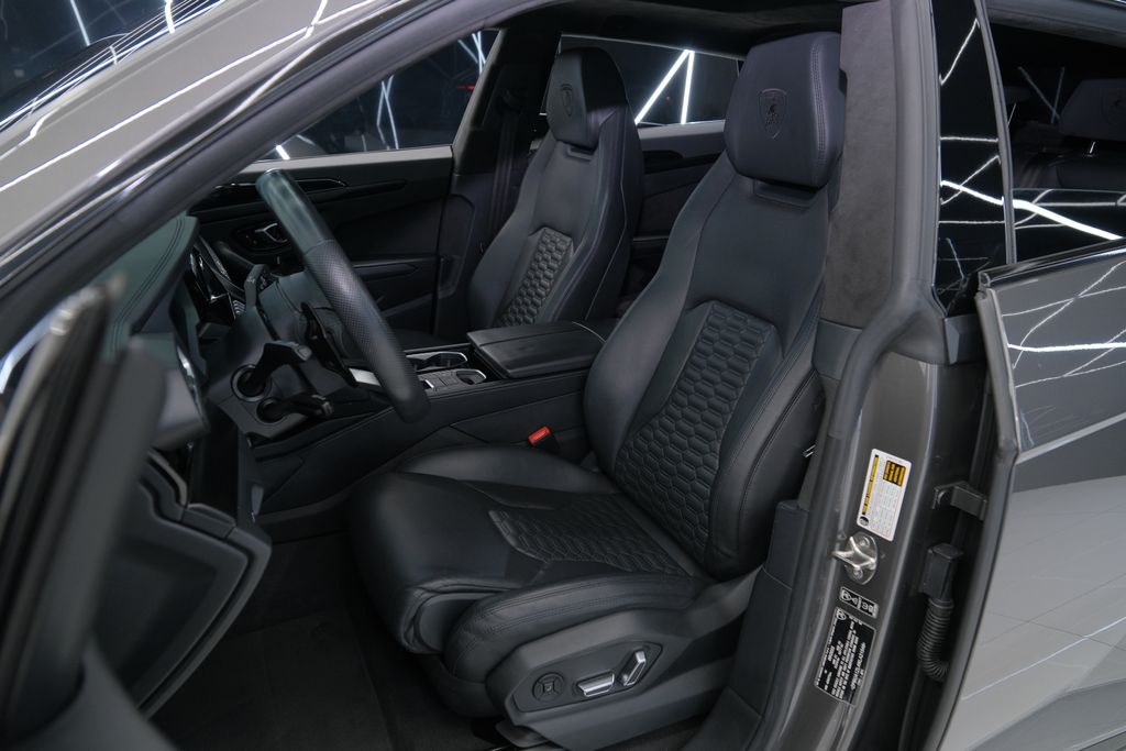 2022 Lamborghini Urus Base AWD