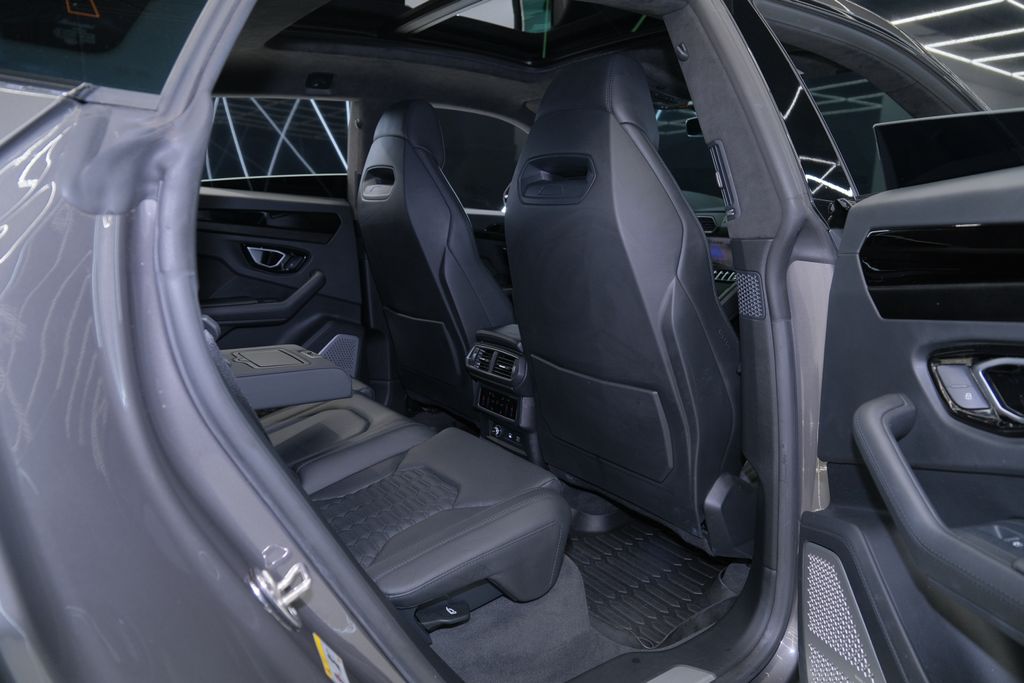 2022 Lamborghini Urus Base AWD