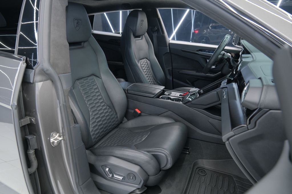 2022 Lamborghini Urus Base AWD