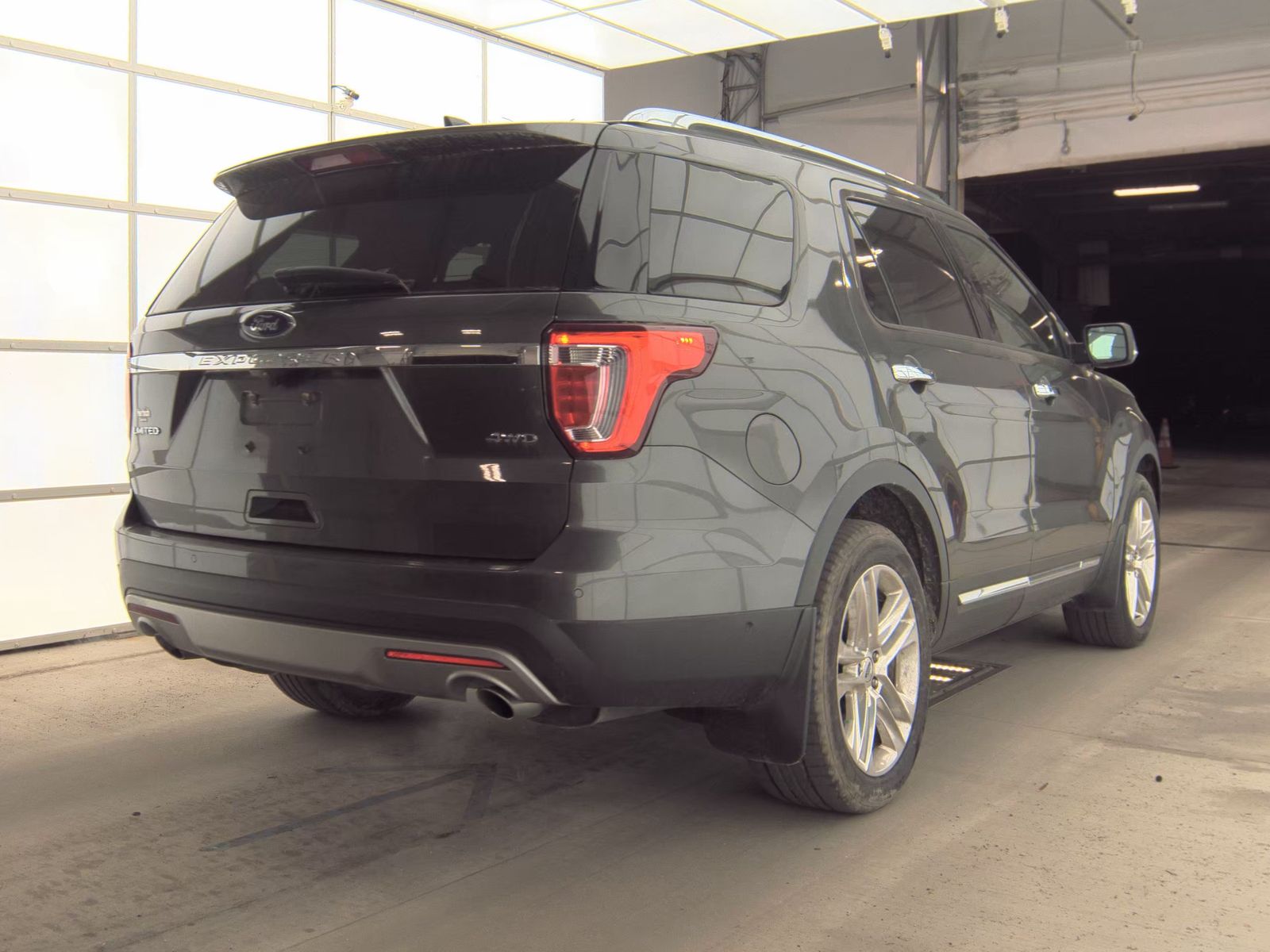 FORD EXPLORER - 6