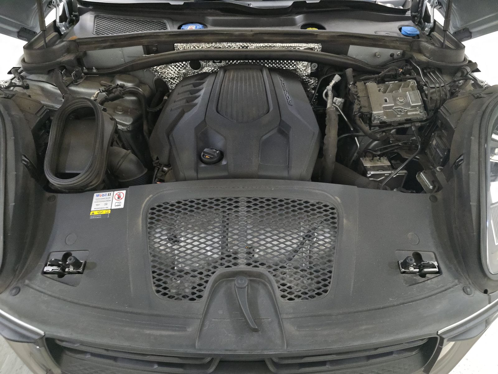 2023 Porsche Macan T AWD