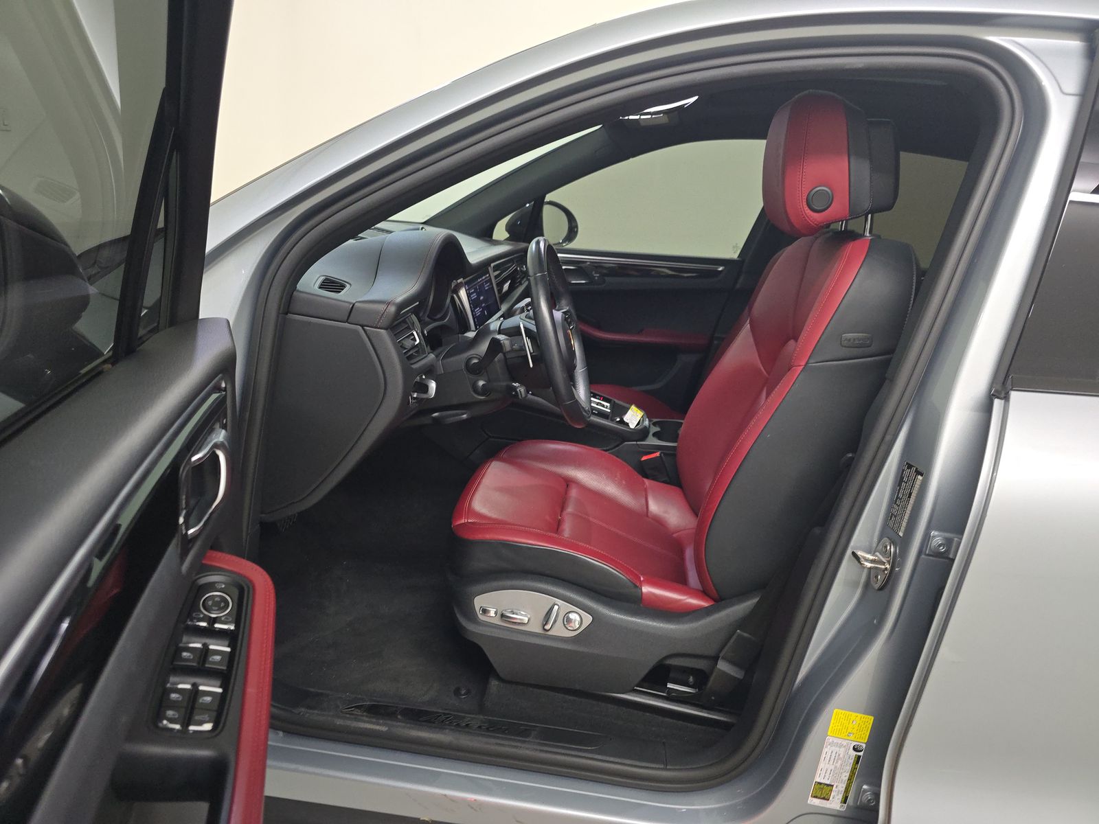 2023 Porsche Macan T AWD